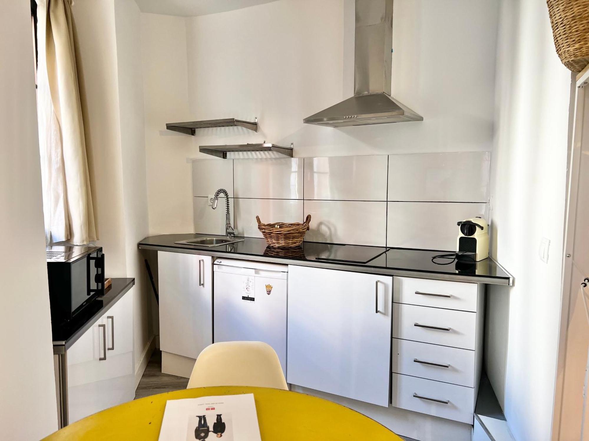 Estudio Puerta Cerrada Apartment Madrid Exterior photo